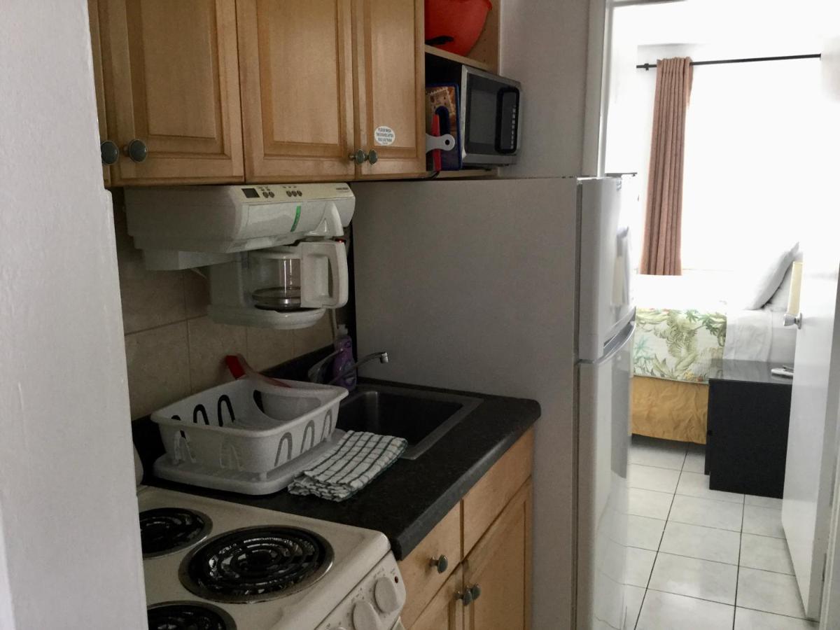 Breakaway Inn Guest House Lauderdale-by-the-Sea Екстериор снимка