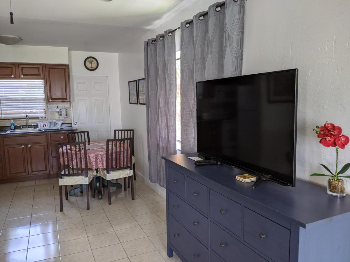 Breakaway Inn Guest House Lauderdale-by-the-Sea Екстериор снимка