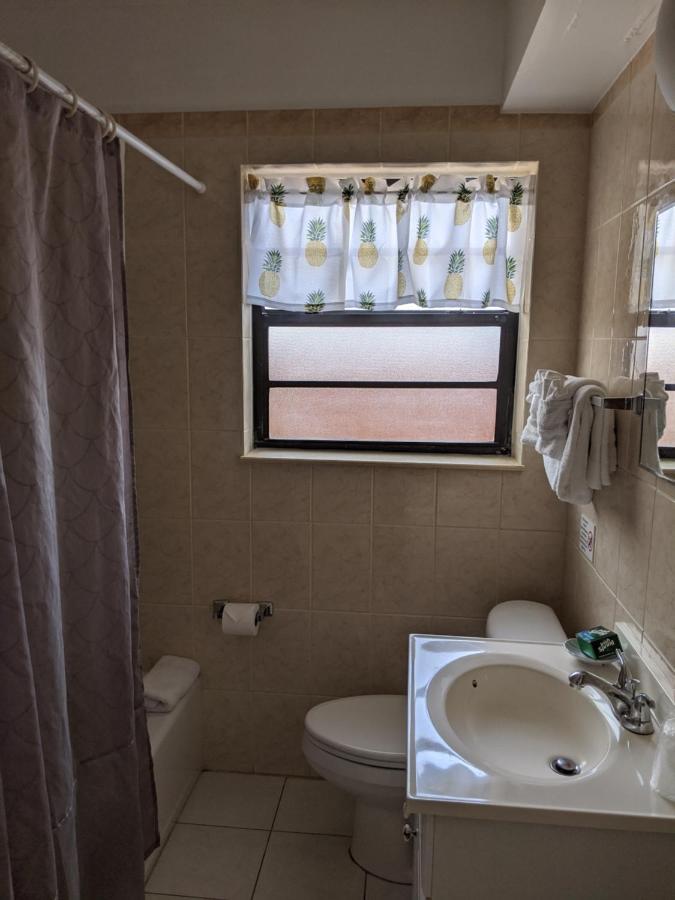 Breakaway Inn Guest House Lauderdale-by-the-Sea Екстериор снимка