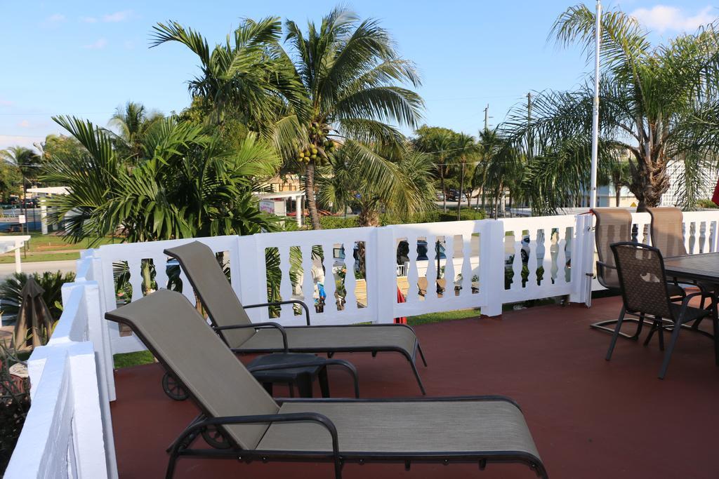 Breakaway Inn Guest House Lauderdale-by-the-Sea Екстериор снимка
