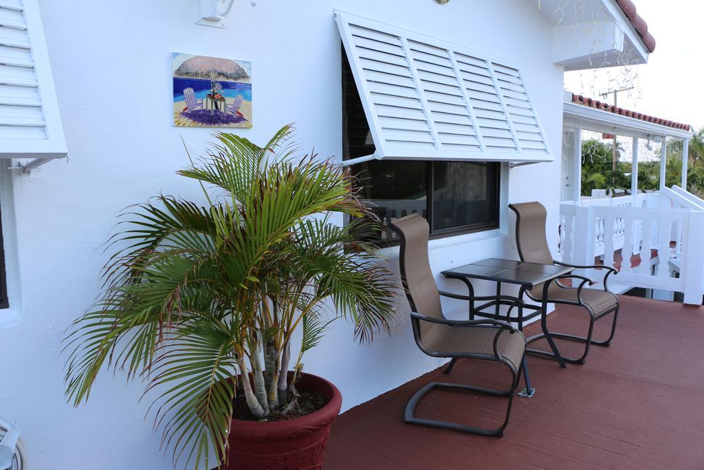 Breakaway Inn Guest House Lauderdale-by-the-Sea Екстериор снимка