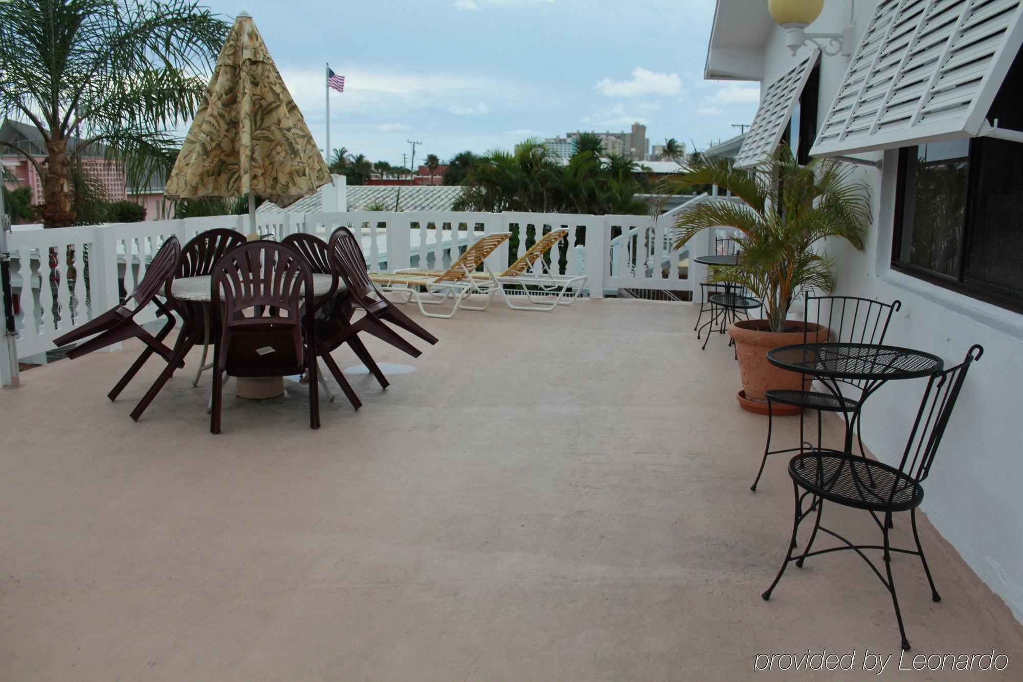 Breakaway Inn Guest House Lauderdale-by-the-Sea Екстериор снимка