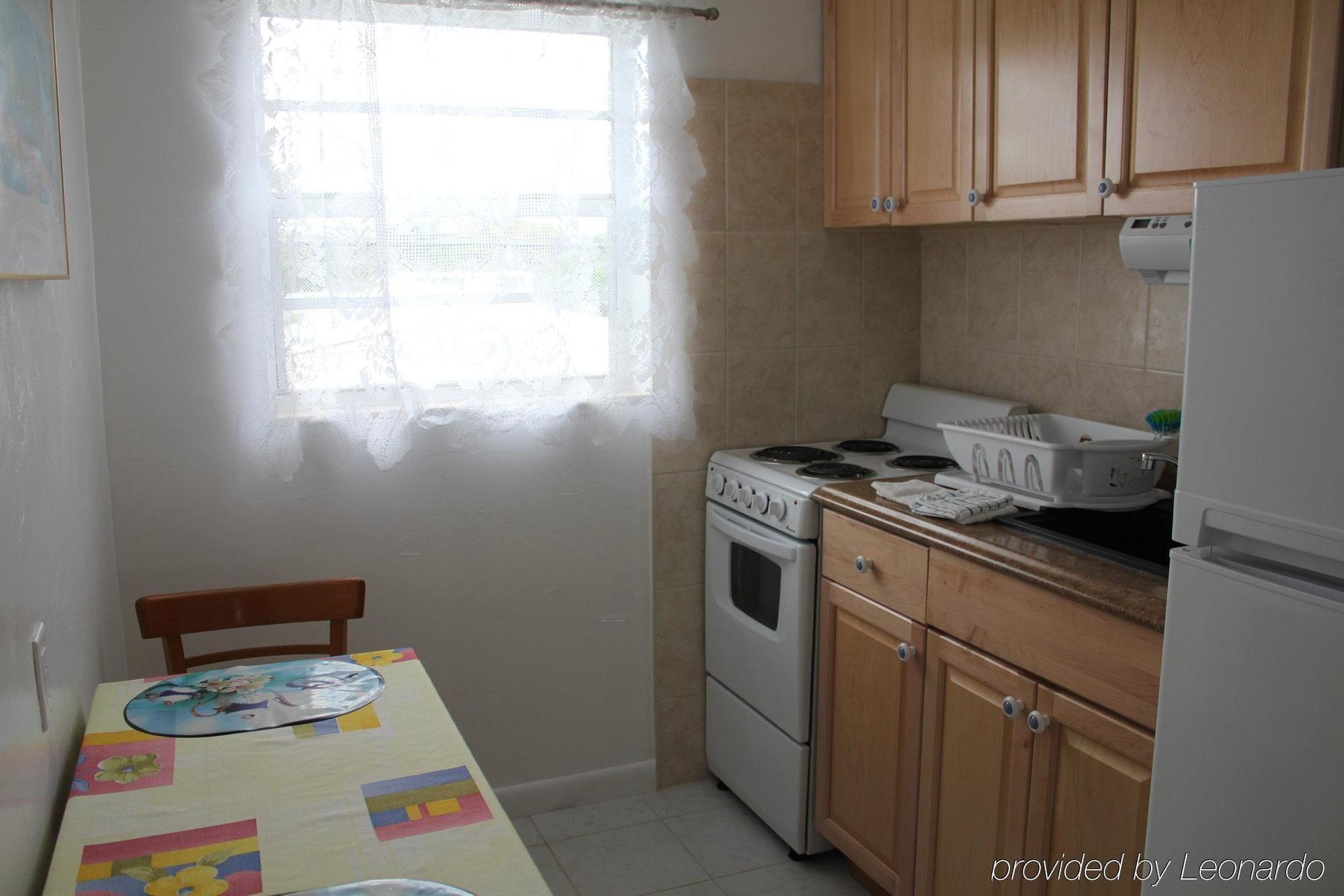 Breakaway Inn Guest House Lauderdale-by-the-Sea Екстериор снимка