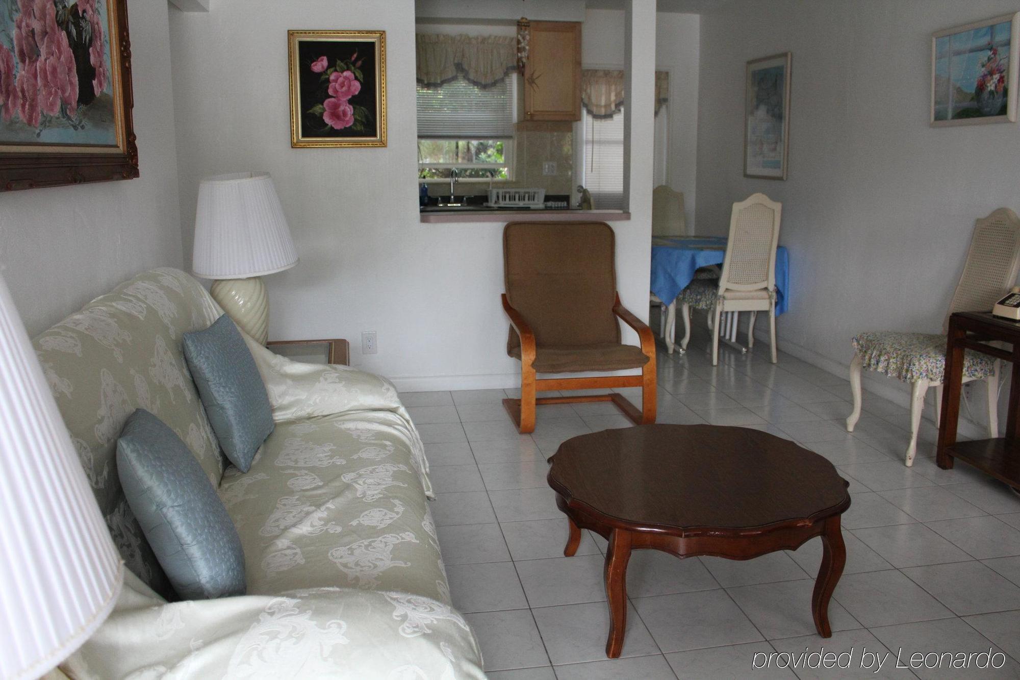Breakaway Inn Guest House Lauderdale-by-the-Sea Екстериор снимка