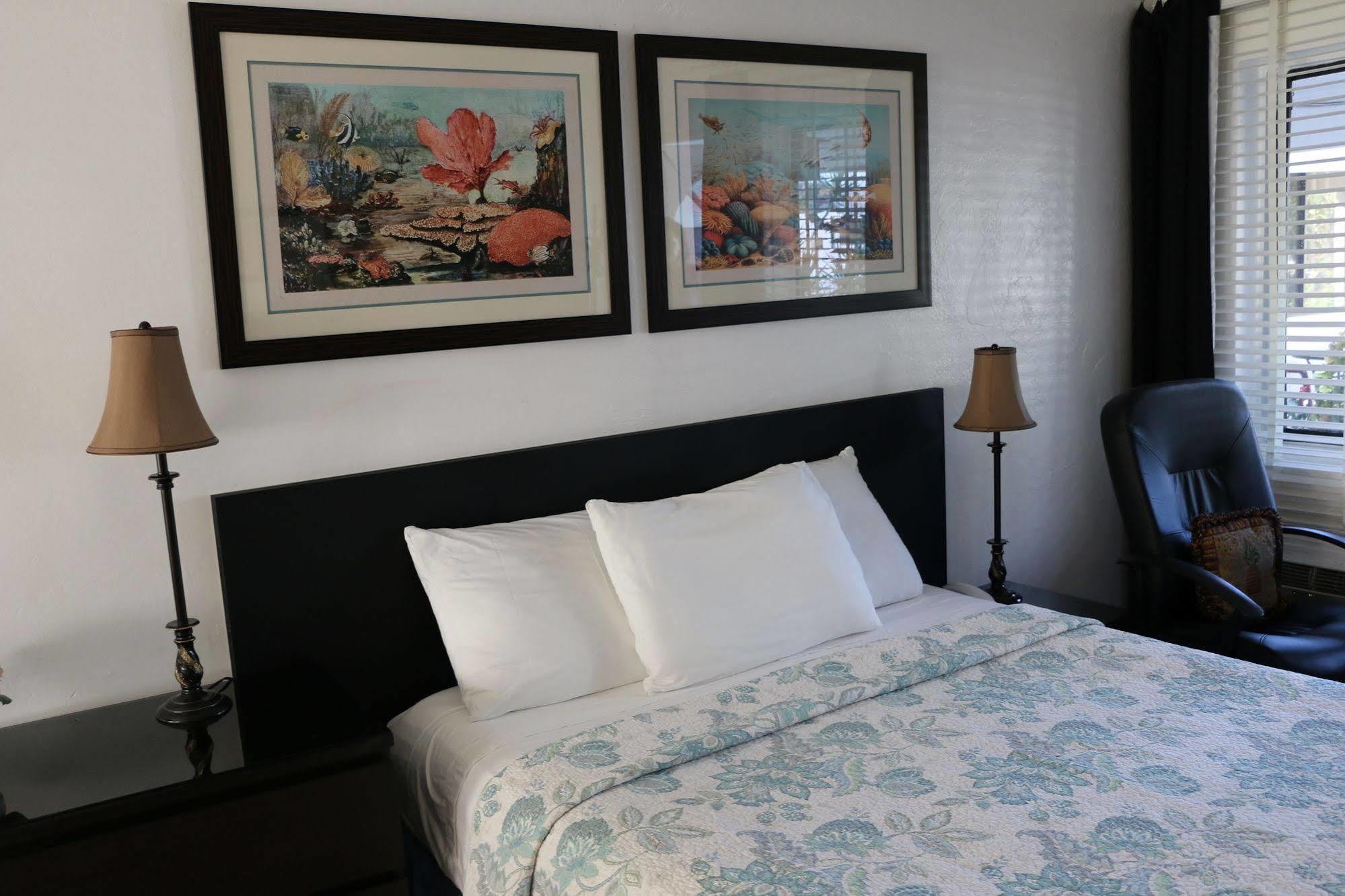 Breakaway Inn Guest House Lauderdale-by-the-Sea Екстериор снимка